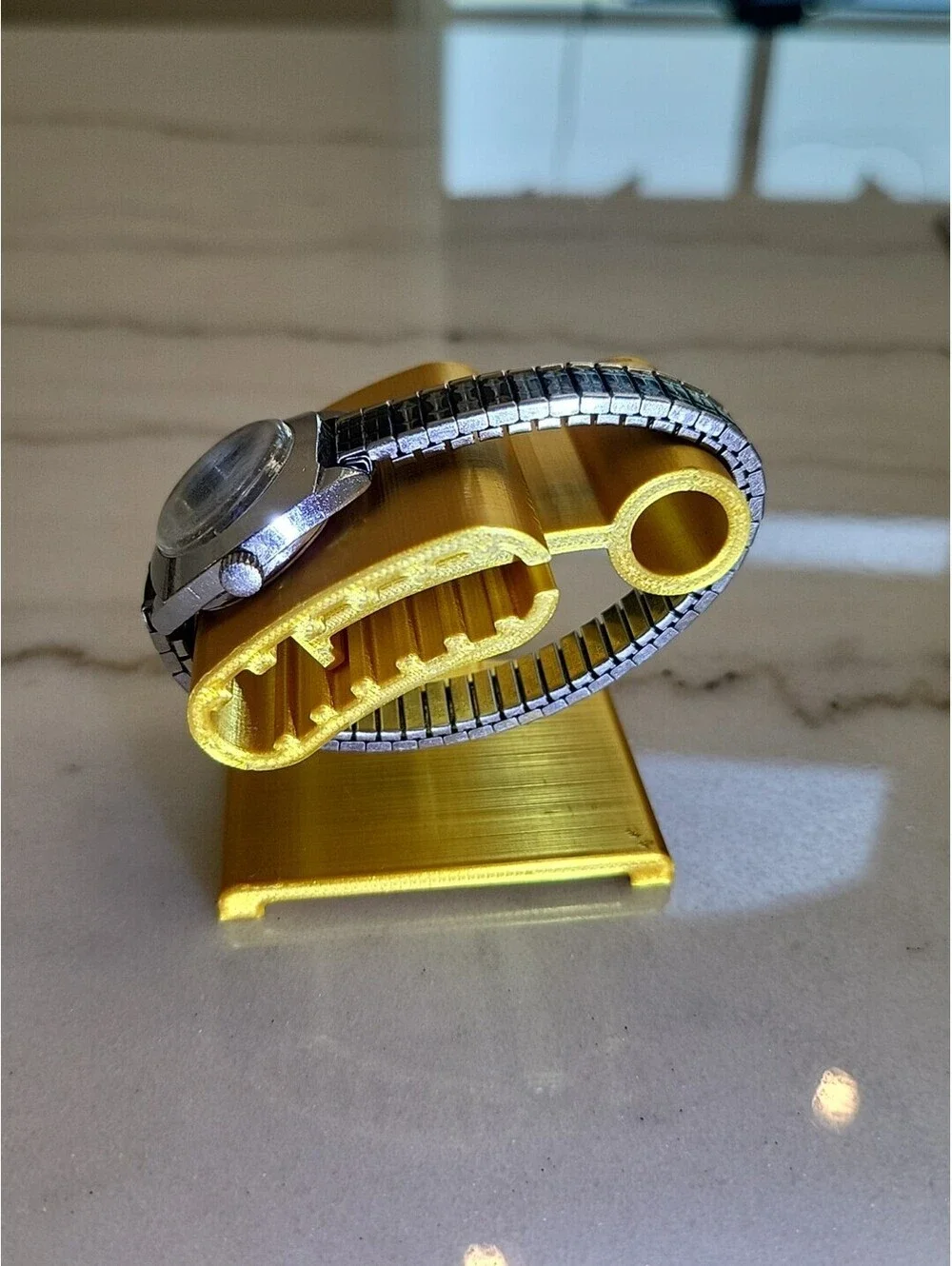 Vtg WestClox 17 Jewels windup Womens Watch UFO 1970s Working Stretch Beauty